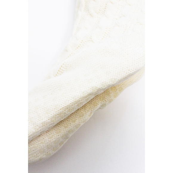 NWT Hunter cable knit slipper socks with grippers - Picture 3 of 4